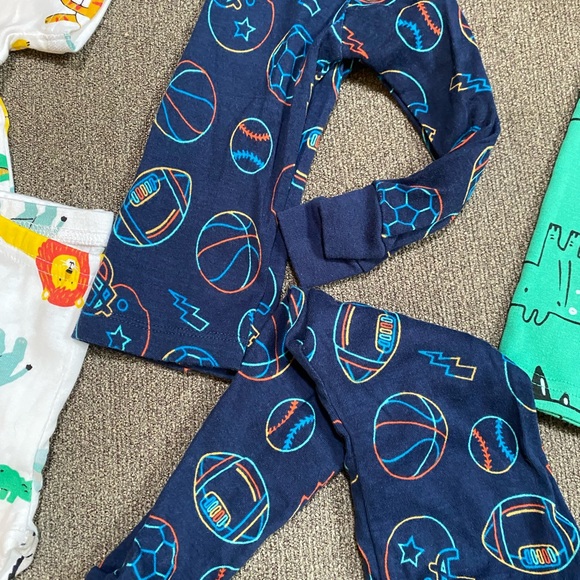 3 sets of boy pajamas 2T good used condition - Picture 4 of 4